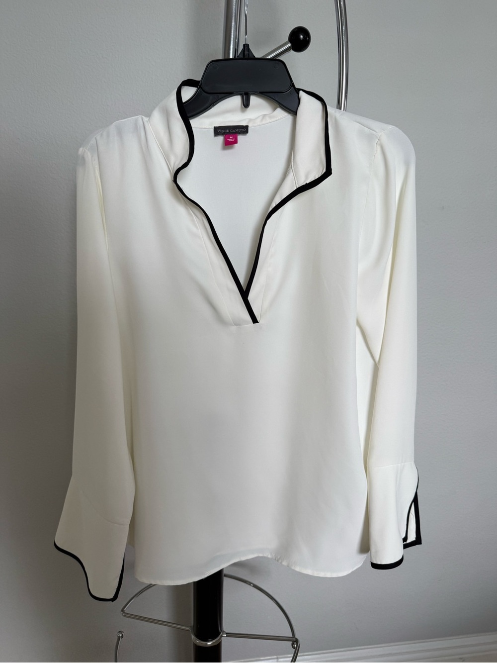 Vince Camuto White V-Neck Blouse with Black Contrast Trim